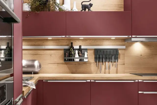 Anti-fingerprint kitchen door