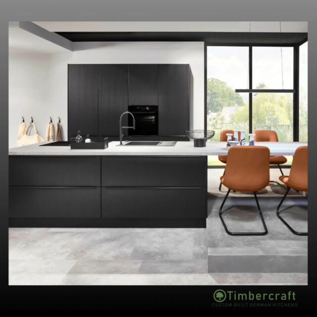 Dark. Refined. Effortlessly bold.

Nero Oak reproduction doors bring a rich, dramatic presence to this kitchen, enhanced by sleek black bar handles that keep the look sharp and architectural. The Jura Greige marble reproduction laminate worktop softens the palette with subtle warmth, creating a perfect balance between depth and light.

🌱 Let your German dream kitchen come to life with Timbercraft custom-built German designs!

💡 Ready to elevate your space? Visit us at timbercraft.ie.

#germankitchen #modernkitchen #homedesign #kitchendesign #bespokekitchen